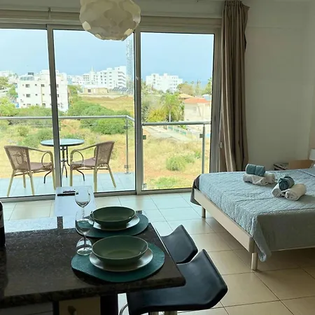 Too Coool Coralli Apartment *