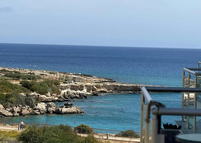 Too Coool Coralli * Protaras